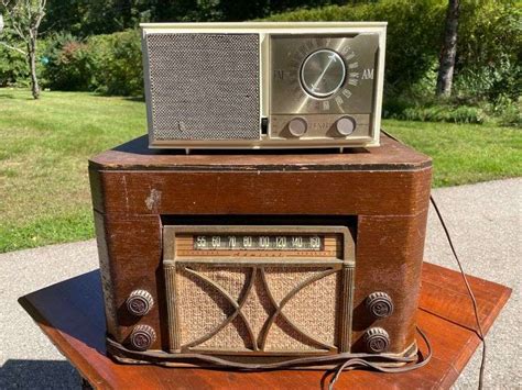 Vintage Zenith Am Fm Radio And Antique Record Player Lil Dusty Online