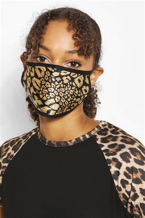 Face Mask Outfits How To Match Your Mask And Outfit Boohoo The Fix