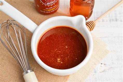 Easy Honey Sriracha Sauce Only 5 Minutes And 7 Ingredients