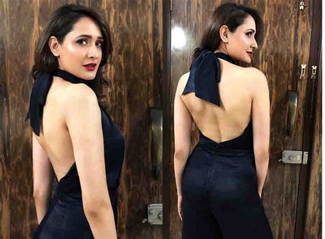 Pragya Jaiswal Hot In Backless Black Gown Filmy