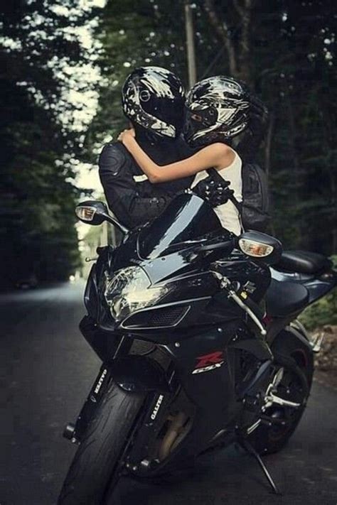 Gsxr Love Motorcycle Couple Motorcycle Couple Pictures Motorcycle Girl