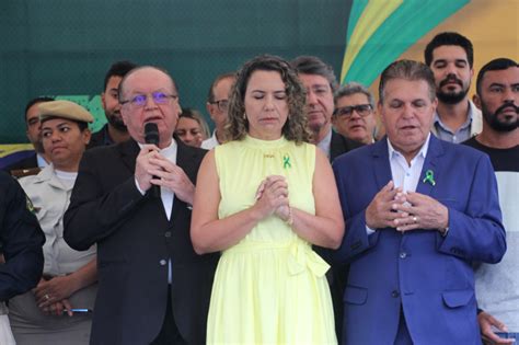 Eun Polis Ba Comemora Bicenten Rio Da Independ Ncia Maior Desfile