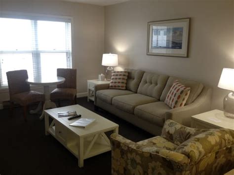 PONTIAC LODGE - Updated January 2025 - 17 Reviews - 1376 Hoban St ...