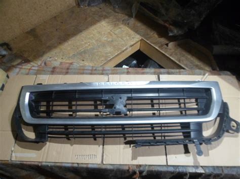 Peugeot Partner II Lift Atrapa Zderzak Kratka 12777551818 Oficjalne