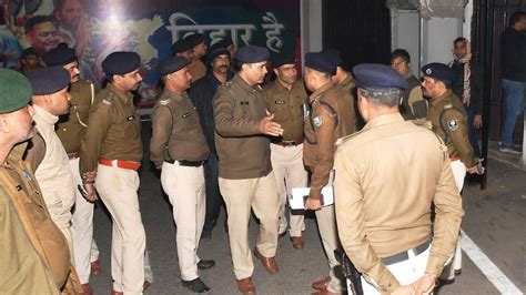 फ्लोर टेस्ट से पहले तेजस्वी यादव के आवास पर पहुंच गई पुलिस क्या बिहार