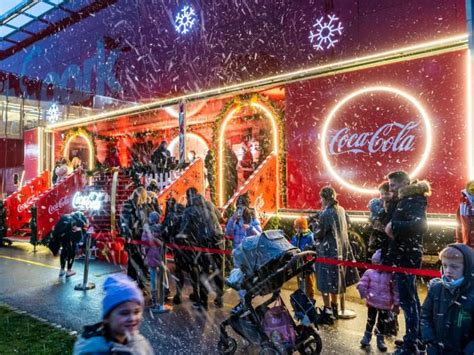 preberi si Božiček se bo na poti čez Evropo s svojim Coca Cola