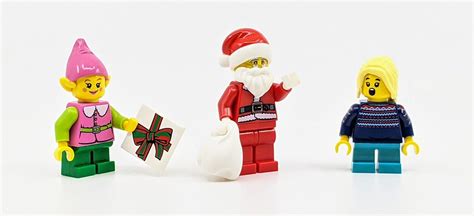 LEGO Christmas Minifigure Pack Review - BricksFanz