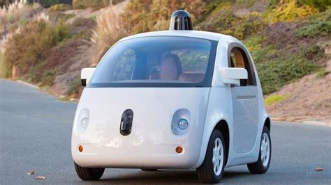 Google unveils first fully functional driverless car