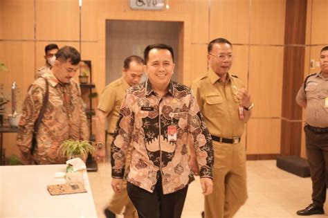 Tim Kemendagri Turun Langsung Ke Kota Samarinda Monev Percepatan