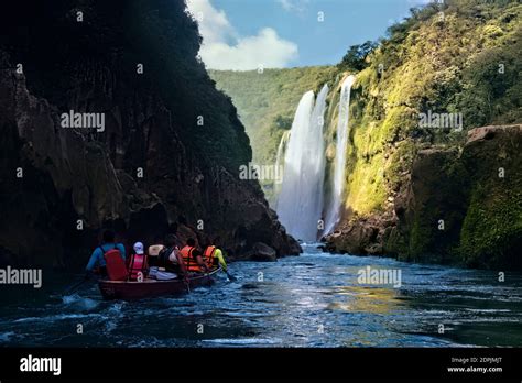 Boaters at the breathtaking Tamul waterfall, Huasteca Potosina, San Luis Potosi, Mexico Stock ...