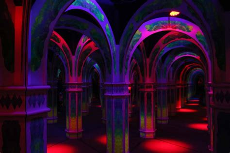 Magowans Infinite Mirror Maze Hidden California