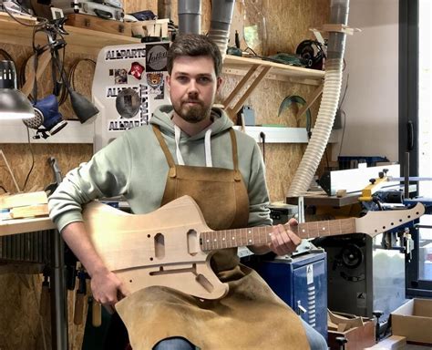 Côtes dArmor Le luthier de Pléneuf Val André a amarré son atelier au