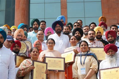 Kuldeep Dhaliwal Honours 13 National Awards Winning Panchayati Raj