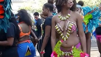 Âne broyé dans le carnaval XVIDEOS