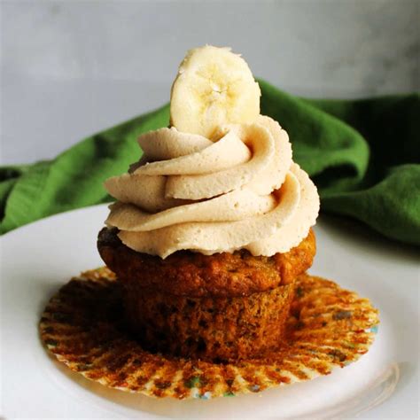 Peanut Butter Banana Cupcakes