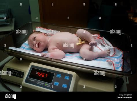 Newborn Metric Hi Res Stock Photography And Images Alamy