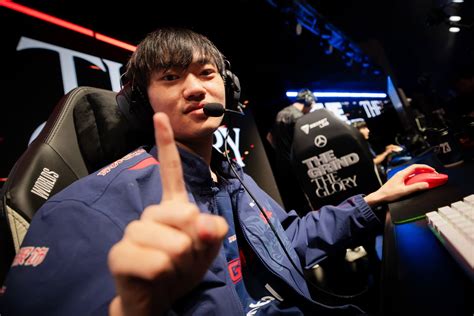 League Of Legends Worlds Can Golden Left Hand Top Faker To Earn A