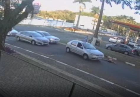 Morador De Rua Morre Ap S Ser Atropelado Por Carro Em Foz Do Igua U