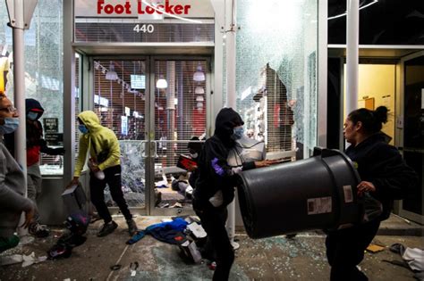 Woman Beaten By Looters While Trying To Protect Business In New York Globalist News Globalist