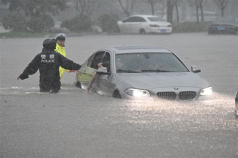 图集｜罕见特大暴雨袭击郑州：城市内涝，地铁停运郑州特大暴雨积水新浪新闻