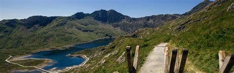 Guide to climbing Yr Wyddfa (Snowdon) routes | Visit Wales