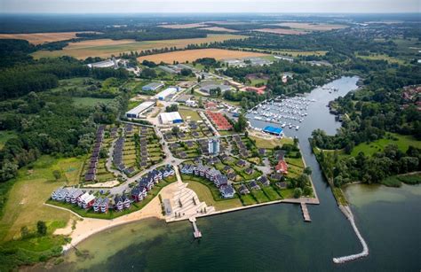 Rechlin aus der Vogelperspektive Ferienhaus Anlage Hafendorf Müritz in