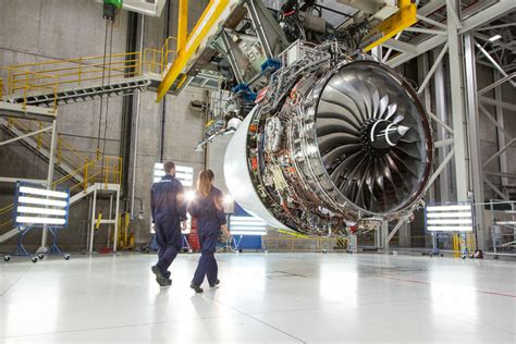 Sortie D Usine Il Faut Pi Ces Pour Fabriquer Ce Moteur D Avion