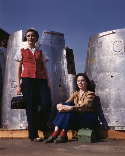 World War Ii In Pictures Women Factory Workers In World War Ii