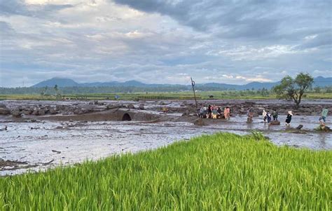 Banjir Bandang Terjang Kota Padang Panjang 3 Warga Dilaporkan Hilang