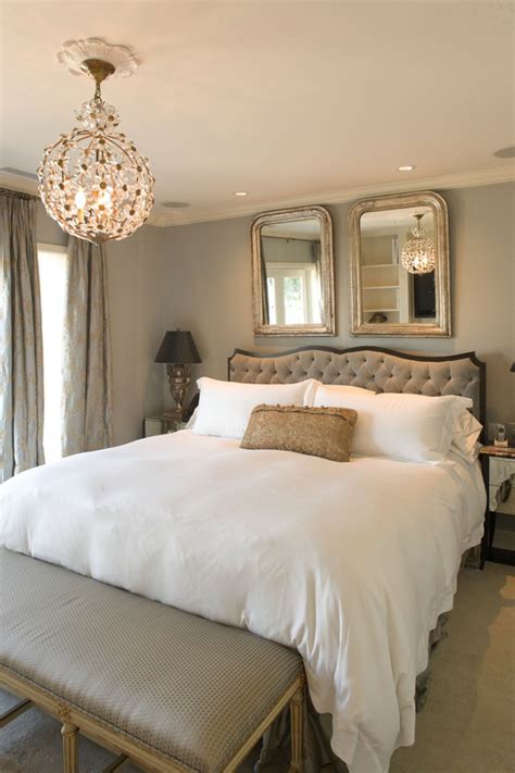 How To Create Traditional Chic Bedroom Decor | InteriorHolic.com