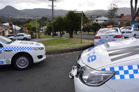 Streets Closed As Knifeman Sparks Mount St Thomas Siege Illawarra