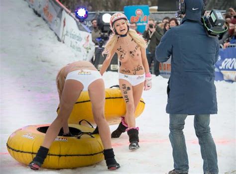The Naked Sledding World Championship 2014 Nacktrodeln Barnorama