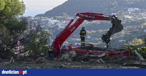 Sobe Para Onze O N Mero De Mortos Ap S A Tempestade Na Ilha De Ischia