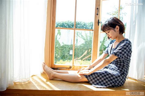 Graphis 逢見リカ 逢见梨花 Rika Aimi First Gravure 初脱ぎ娘 No 164 写真集 63P 图宅网