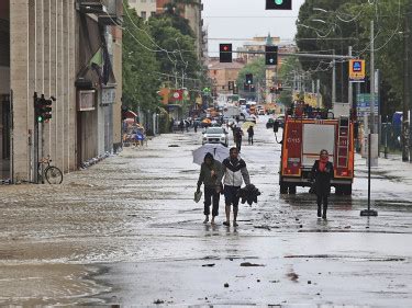 Frapp Les Inondations Font Morts En Italie