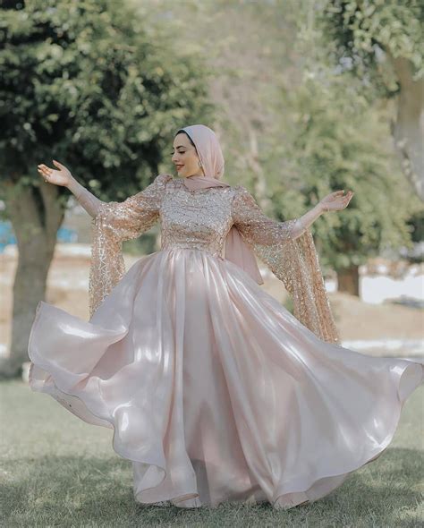 Pin By Hassan On Quick Saves Engagement Dress Hijab Soiree Dress