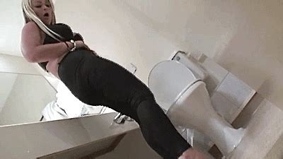 Candi Cutie MILF Dom Farting Frenzy Full HD MP4