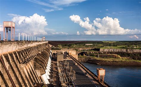 A Usina De Itaipu Uma Das Maiores