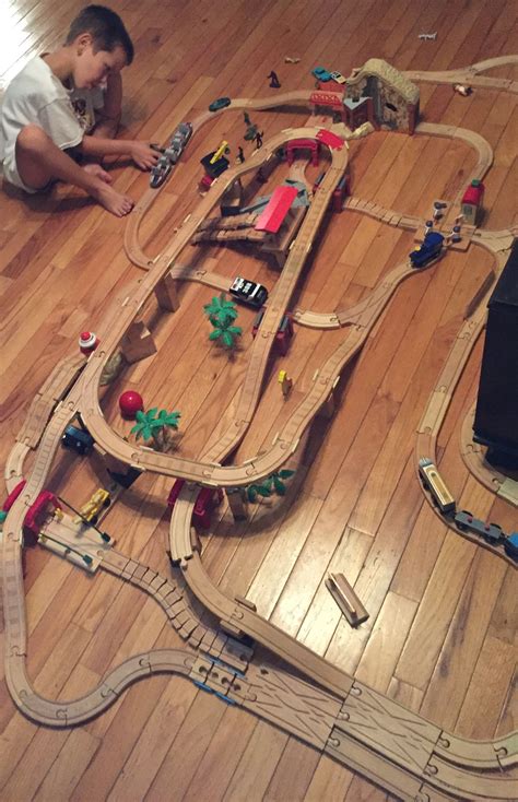 Pin Van Nancy Montgomery Miller Op Toy Train Track Designs Houten