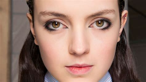 5 Tips To Applying And Wearing Bottom Eyeliner StyleCaster