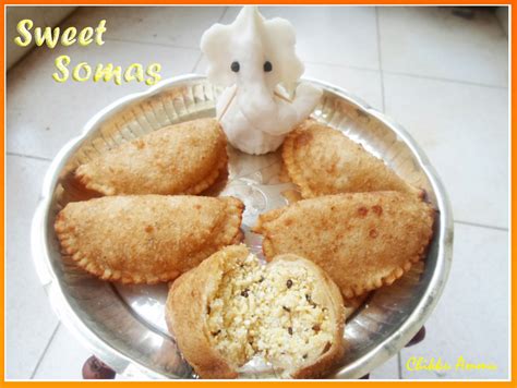 Chikkus Kitchen : Sweet somas Recipe / Diwali Recipe / Somasi Recipe