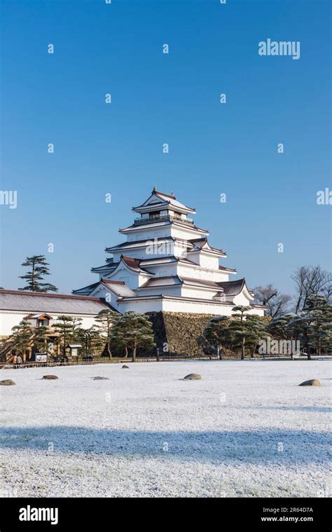 Cherry blossoms and Aizu Wakamatsu Castle Stock Photo - Alamy