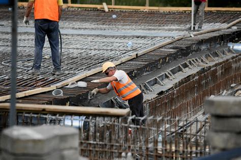 Rozpocz O Si Betonowanie Konstrukcji Mostu Przy Ul Fabrycznej Zdj Cia