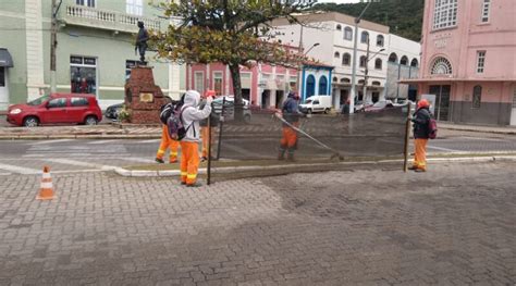 Secretaria De Obras Realiza Limpeza Nas Ruas Da Cidade Prefeitura De