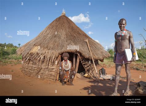 Tribe Hut Hi Res Stock Photography And Images Alamy