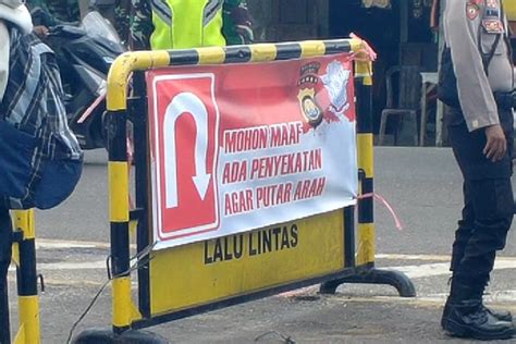 Pos Penyekatan Ppkm Level Kota Jambi Layani Vaksinasi Antara News