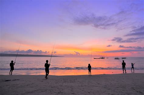 Surf Fishing 101 - Tips and Techniques - Fishmasters.com