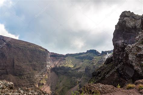 Vesuvius volcano crater — Stock Photo © bloodua #82509518