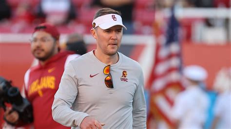 Lincoln Riley Blasts Refs After Uscs Loss To Utah Yardbarker