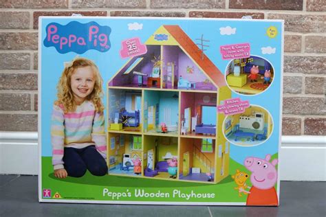 Peppa Pig - Peppa's Wooden Playhouse Review - What the Redhead said